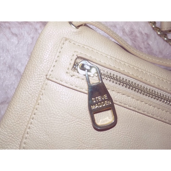 🐚🐚Steve Madden Shoulder Purse 🐚🐚 - Picture 4 of 5